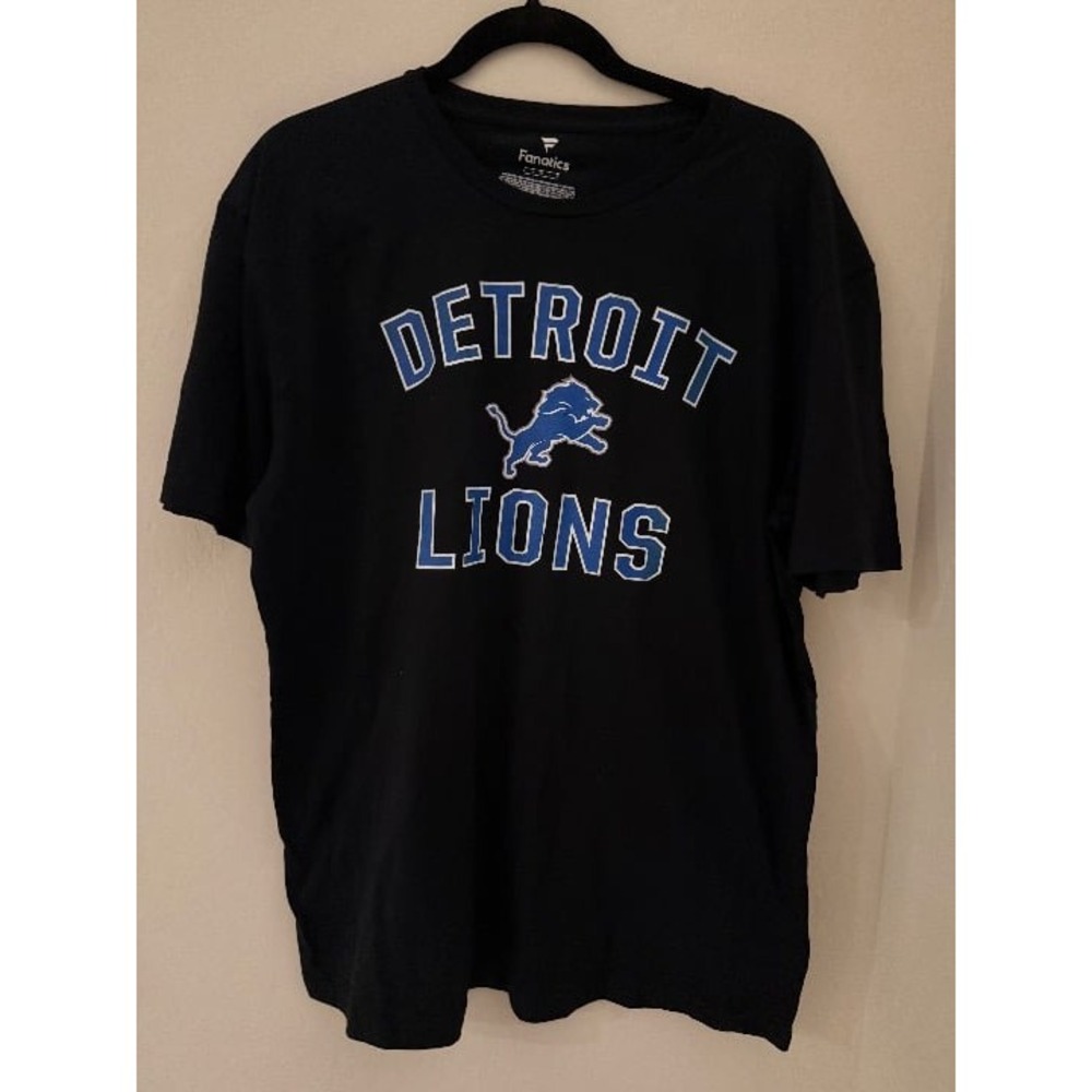 Detroit Lions Men's Fanatics Black Woodmark Logo T-Shirt- Size Large- NWOT